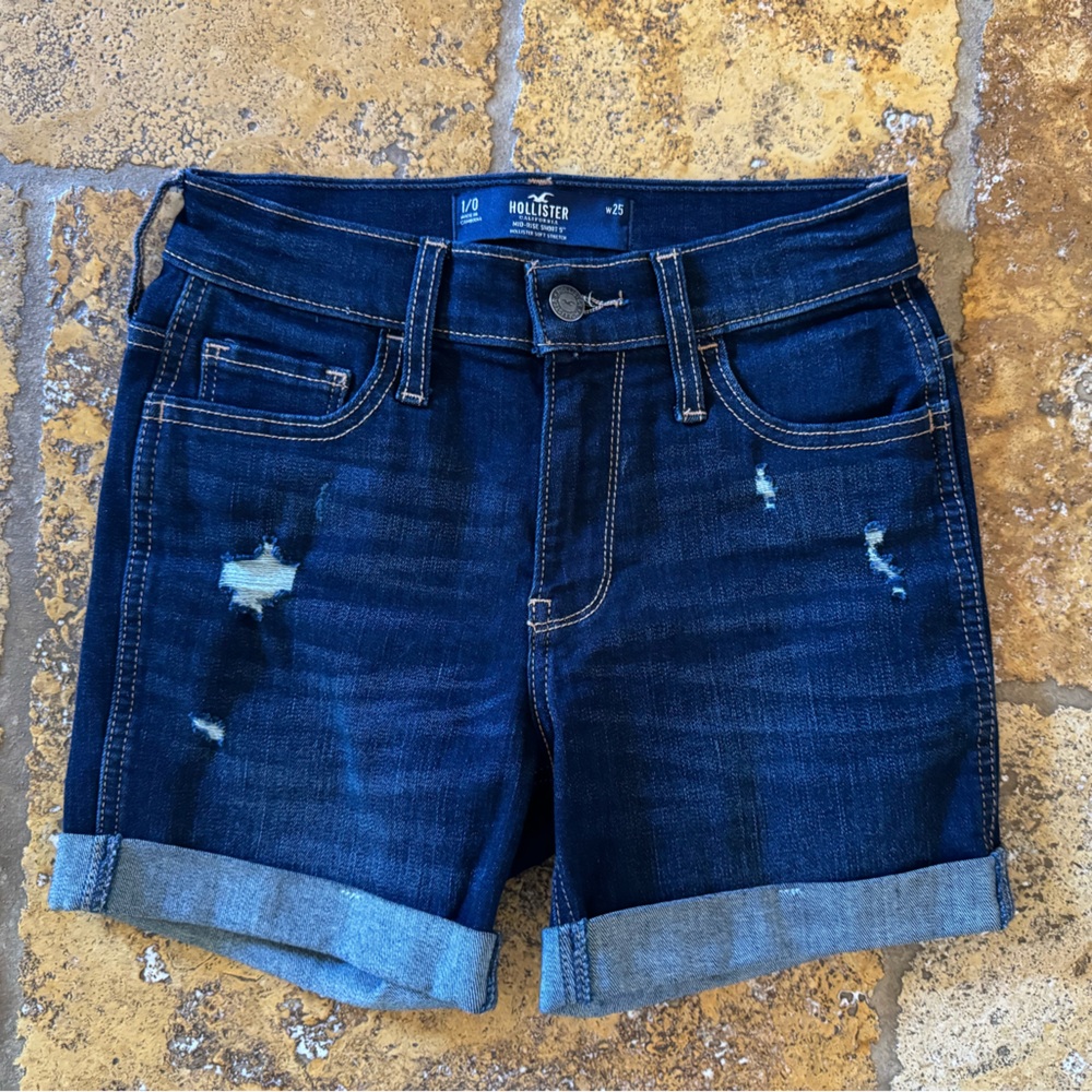 Hollister Mid-Rise 5” Medium Wash Jean Shorts